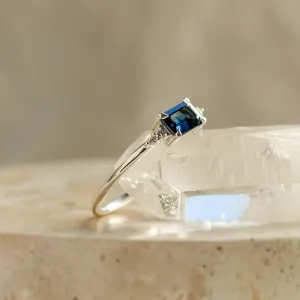 Moderní prsten s emerald safírem a diamanty EUDE Thumbnail