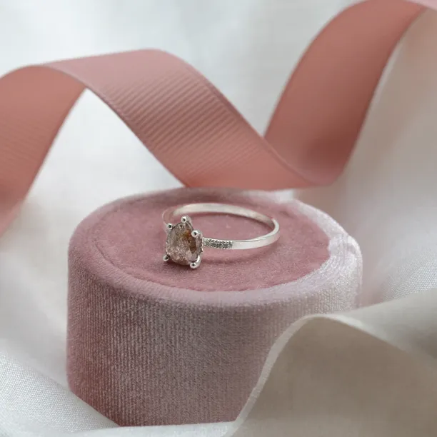 Gold ring with salt and pepper diamonds ROXANE Image