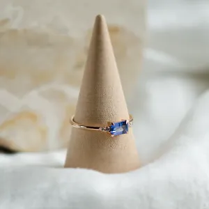 Moderní prsten s emerald safírem a diamanty EUDE Thumbnail