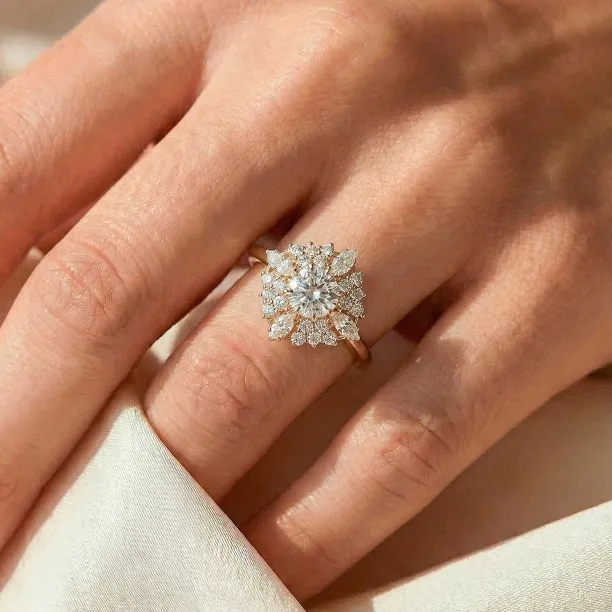 Výrazný zlatý prsten s lab grown diamanty STEPHANIE Image