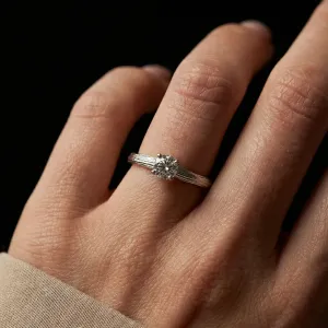 Netradiční zásnubní prsten s diamantem a povrchem stromové kůry RIAN Thumbnail