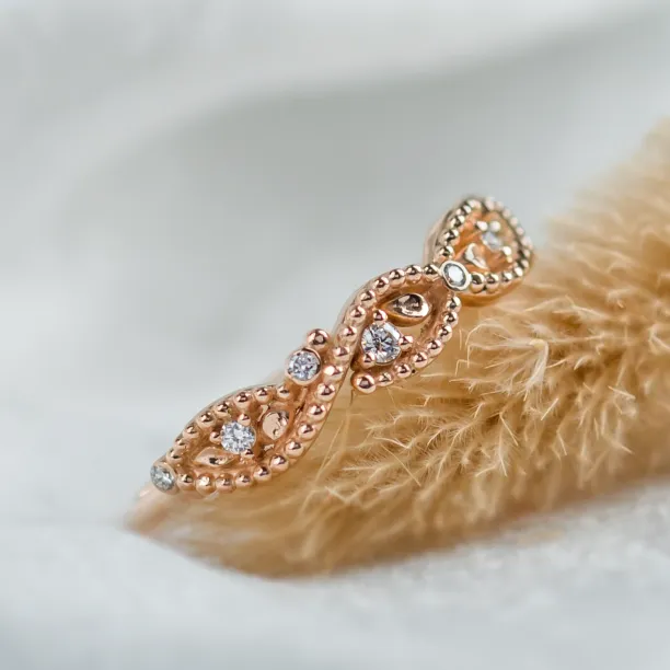 Proplétaný zlatý prsten s diamanty ve vintage stylu BRAID Image