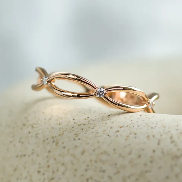 Gold diamond twisted ring ROMANCE Image