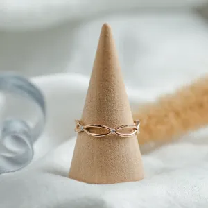 Gold diamond twisted ring ROMANCE Thumbnail