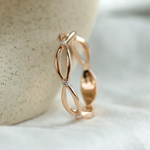 Gold diamond twisted ring ROMANCE Image