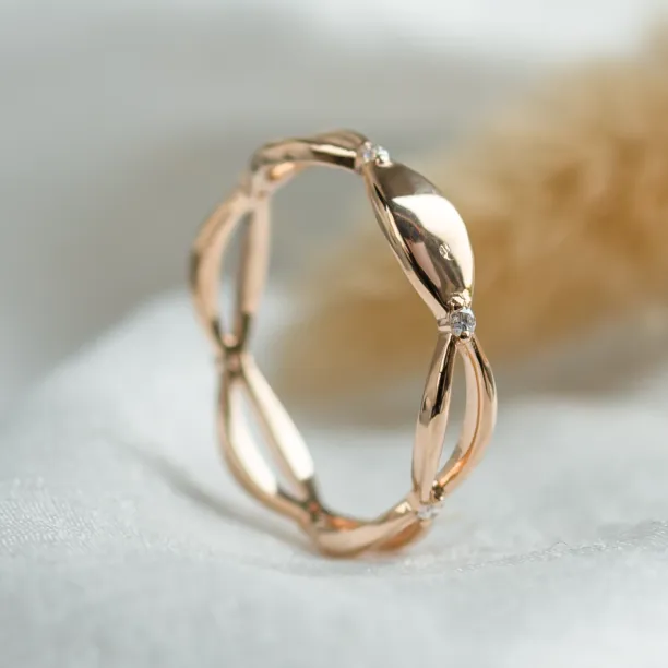 Gold diamond twisted ring ROMANCE Image
