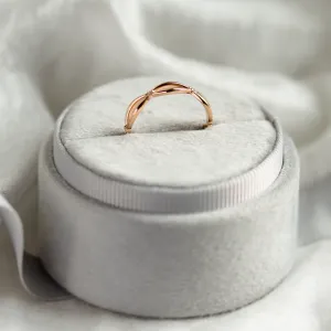 Gold diamond twisted ring ROMANCE Thumbnail