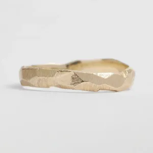 Minimalistické snubní prsteny s tepaným povrchem GOLI Thumbnail