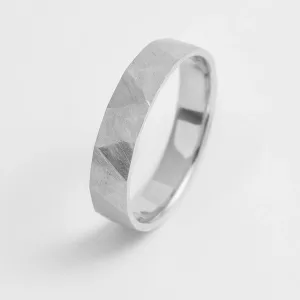 Zlaté snubní prsteny s tepaným povrchem BOMM Thumbnail