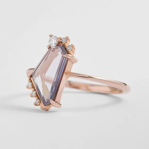 Gold ring with natural sapphire in violet colour SUZANNE Image