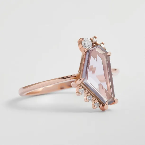 Gold ring with natural sapphire in violet colour SUZANNE Image