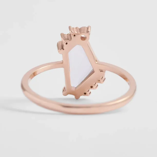 Gold ring with natural sapphire in violet colour SUZANNE Image