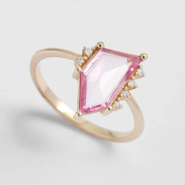 Gold ring with pink sapphire in asymmetric shape ROSALIE Image