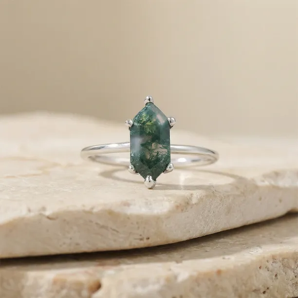 Zlatý prsten s mechovým achátem ve tvaru šestihranu KLERA Image