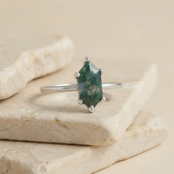 Zlatý prsten s mechovým achátem ve tvaru šestihranu KLERA Image