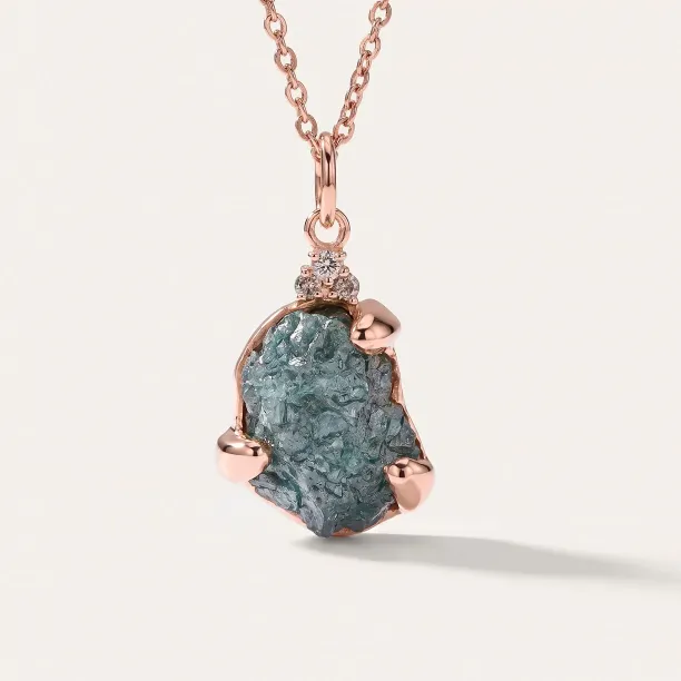 Přívěsek se surovým diamantem LAURA Image
