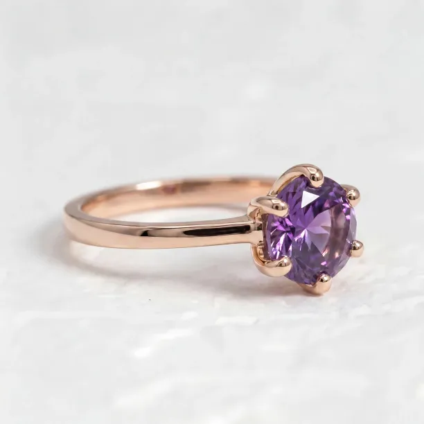 Minimalist gold ring with amethyst STAMI Image