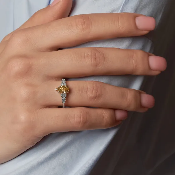 Engagement ring with lab-grown diamonds ANGIE Image
