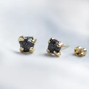Netradiční náušnice se šedými surovými diamanty CORDELIA Thumbnail