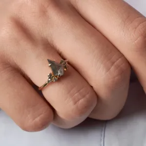 Netradiční prsten s diamanty salt'n'pepper MANSUETO Thumbnail