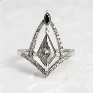 Extravagantní prsten se salt'n'pepper diamanty CATHEDRAL Thumbnail