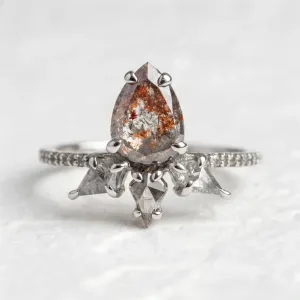 Originální zlatý prsten se salt'n'pepper diamanty CROWNIAS