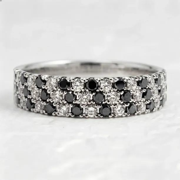 Snubní prsten s černými a bílými diamanty AYLIN Image