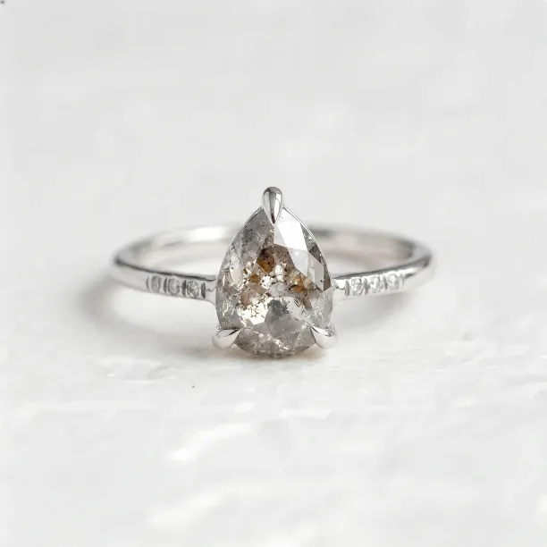 Elegant ring with pear salt and pepper diamond and side diamonds CILLIAN Image