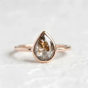 Gold ring with salt and pepper diamond XENA