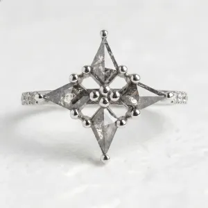 Gold star ring with salt and pepper diamonds ALESSIA