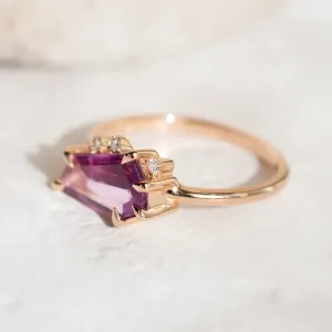 Gold ring with sapphire and diamonds TARA Thumbnail