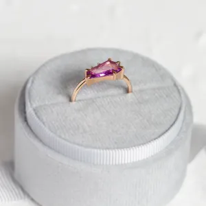 Gold ring with sapphire and diamonds TARA Thumbnail