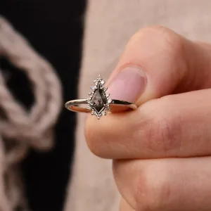 Cluster ring with salt'n'pepper diamond DOMO Thumbnail