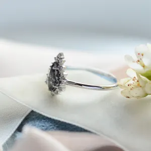 Cluster ring with salt'n'pepper diamond DOMO Thumbnail