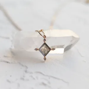 Originální náhrdelník se salt and pepper diamanty CRESSIDA