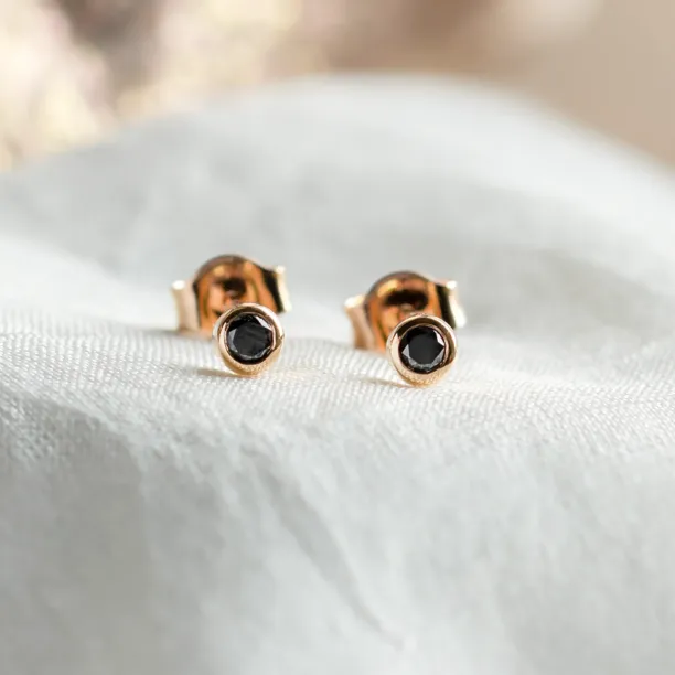 Černý diamant ve zlaté kolekci šperků DARCY Image