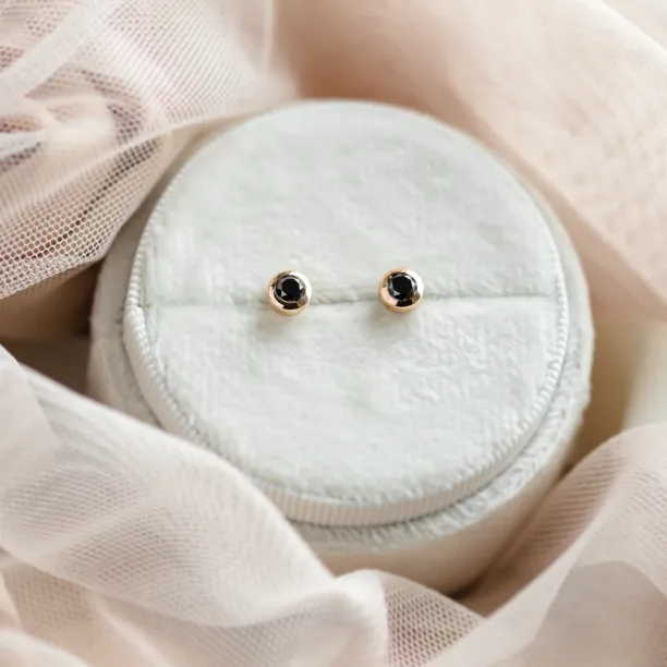 Zlaté náušnice s černými diamanty AMAYA Image