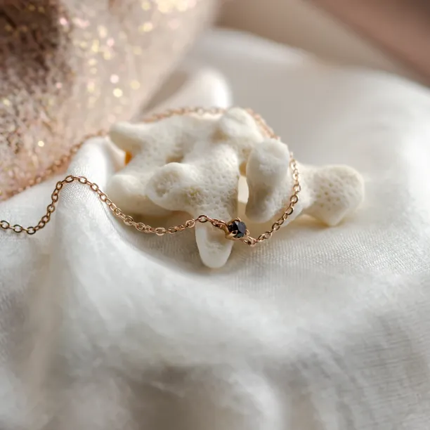 Minimalistický náramek s černým diamantem BLAKE Image