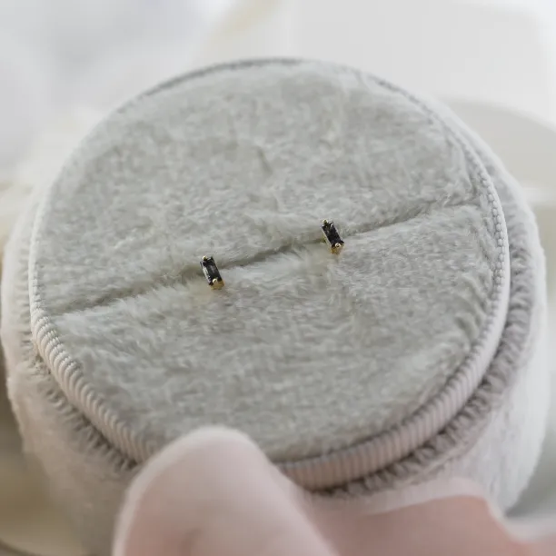 Basic earrings with salt and pepper diamonds KIKI Image