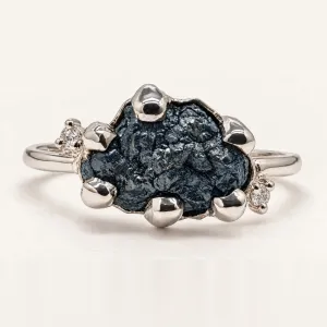 Gold raw blue diamond ring with classic diamonds POSEIDON
