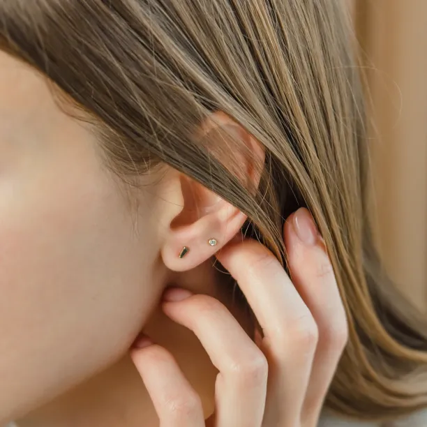 Earrings with tapered baguette salt and pepper diamonds GIGI Image