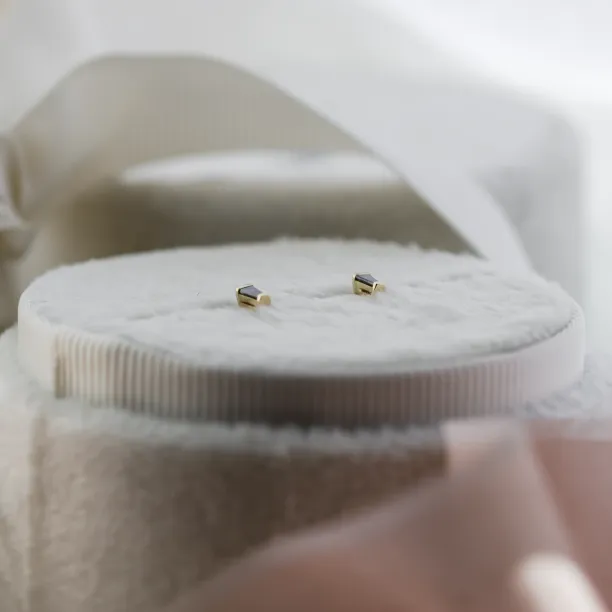 Earrings with tapered baguette salt and pepper diamonds GIGI Image