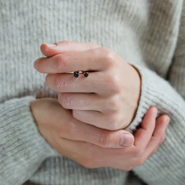 Náušnice pecky s modrým topazem DENIM Image