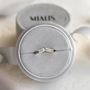 Vykrojený snubní prsten s květinovým motivem LENNA Thumbnail