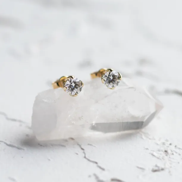 Minimalist moissanite earrings LUMIA Image