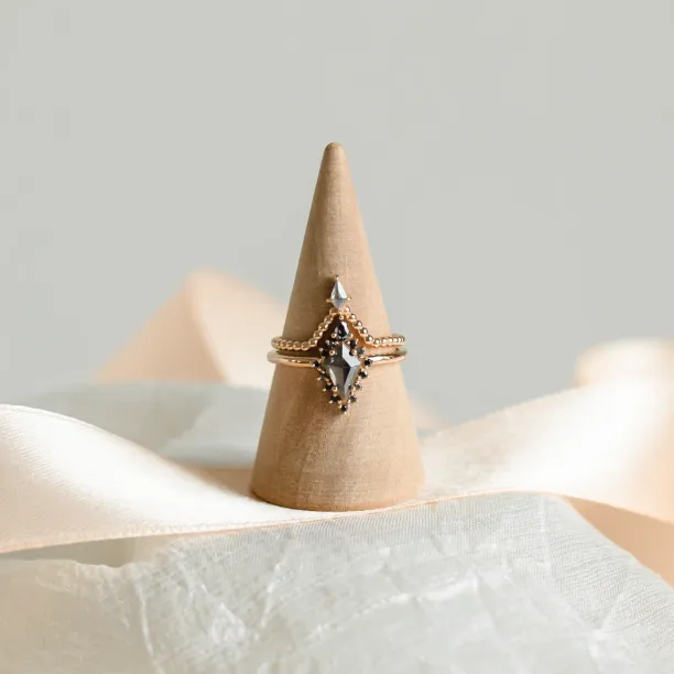 Gold engagement set with salt and pepper diamonds SOPHIE Image