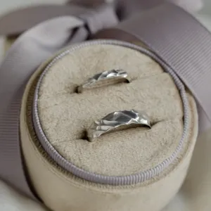 Gold engraved wedding rings ROCCIA