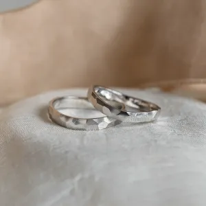 Original wedding rings with hammered surface BEAT Thumbnail