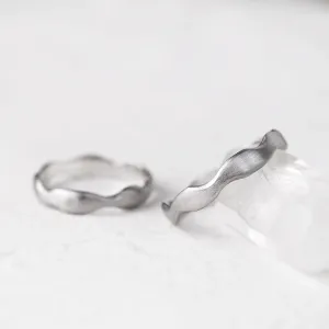 Unusual wedding rings in curved shape GOCCIO Thumbnail