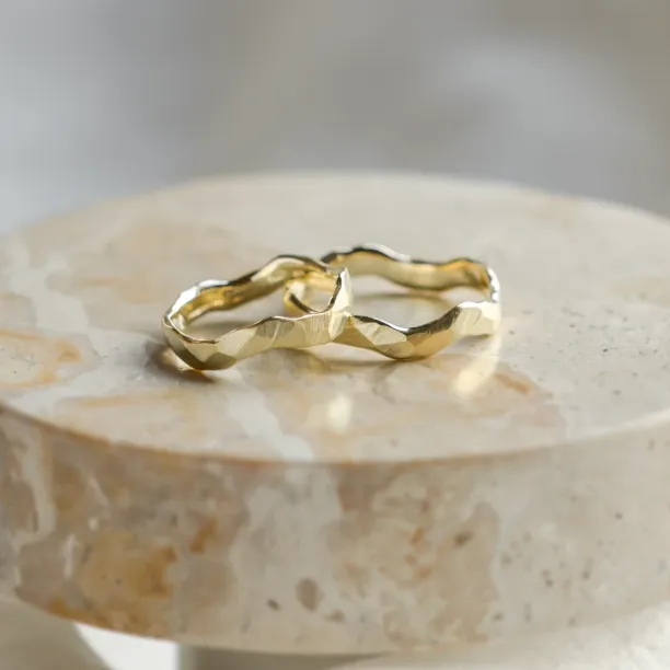 Hammered unusual wedding rings ARYA Image